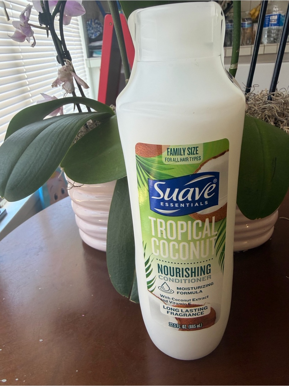 Suave Essentials Tropical Coconut Nourishing Conditioner - White/Green